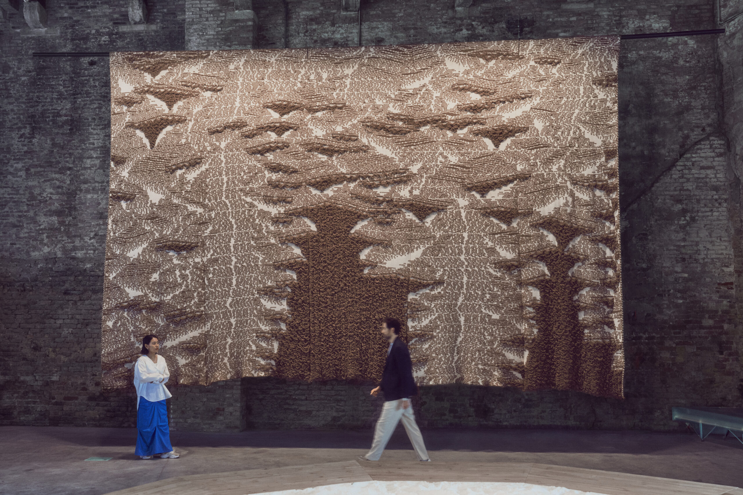 A.A. Murakami作品〈Sunsets in a Shell〉參與第61屆威尼斯藝術雙年展烏茲別克館 Photography by Federico Floriani. (A.A. Murakami 提供) - men's uno Taiwan